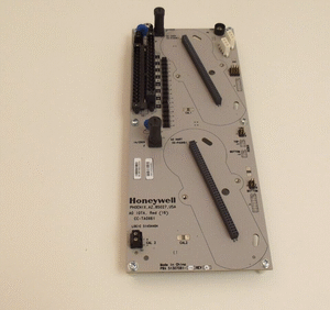 Honeywell CC-TAOX61 Analog Output IOTA Red (16) 51307081-175 Rev: A 53-3